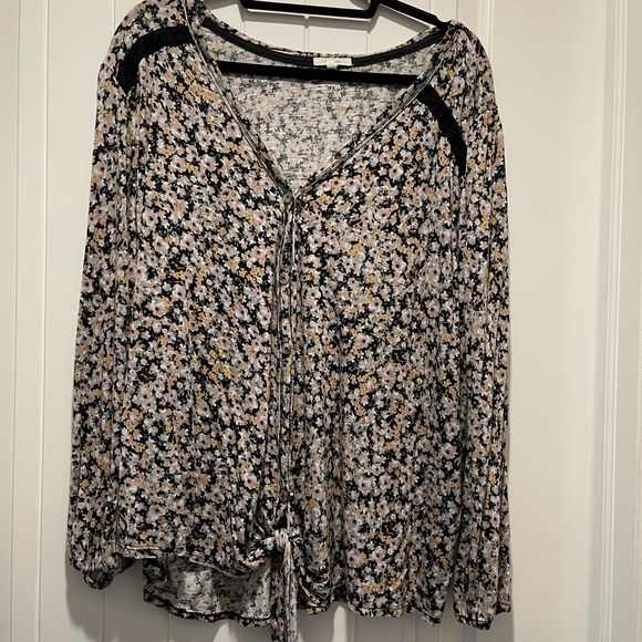 Long sleeve floral top, tie knot front - Picture 1 of 2